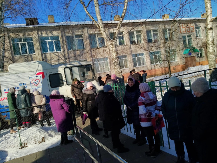 Продолжаются выезды мобильного ФАПа Вологодской ЦРБ. Продолжаются выезды мобильного ФАПа Вологодской ЦРБ.